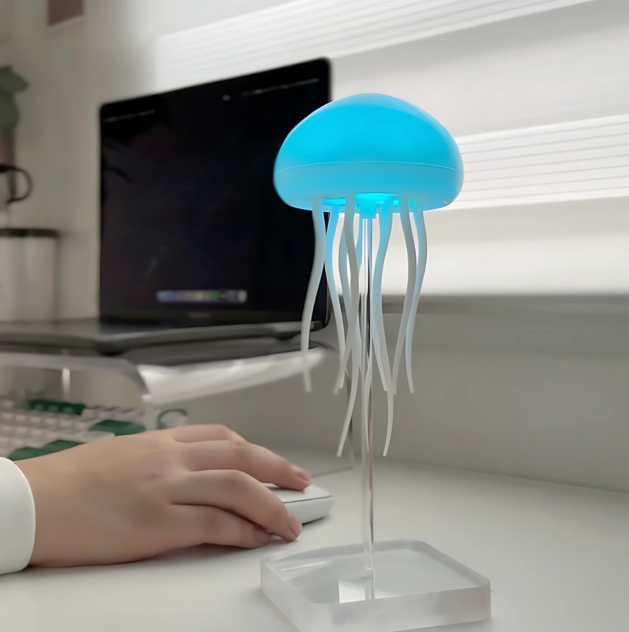 Floating Jellyfish Lamp